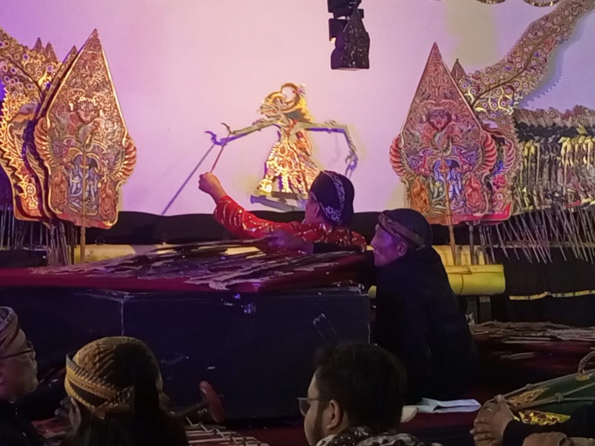 HUT DKI Jakarta ke 495, Nanggap Wayang Kulit Dalang K.R.T.Ki.H. Gunarto Gunotalijendro.SH.MM