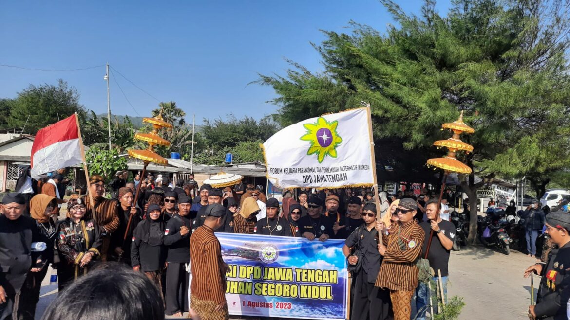 Labuhan Segoro Kidul di Banjiri Para Kaum Spiritual Nusantara