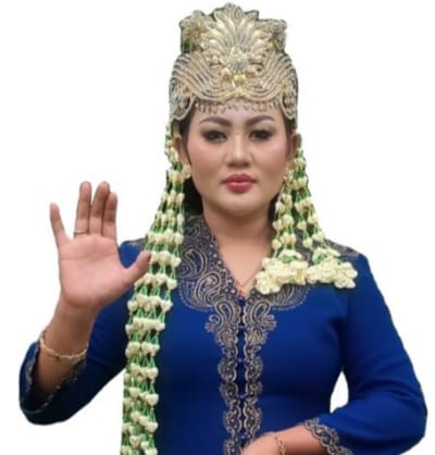 Nyimas Dewi Larasati, Sang Ratu Susuk Indonesia